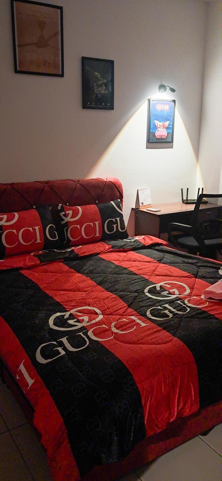 The Red Room Alanis Residence Sepang Buitenkant foto