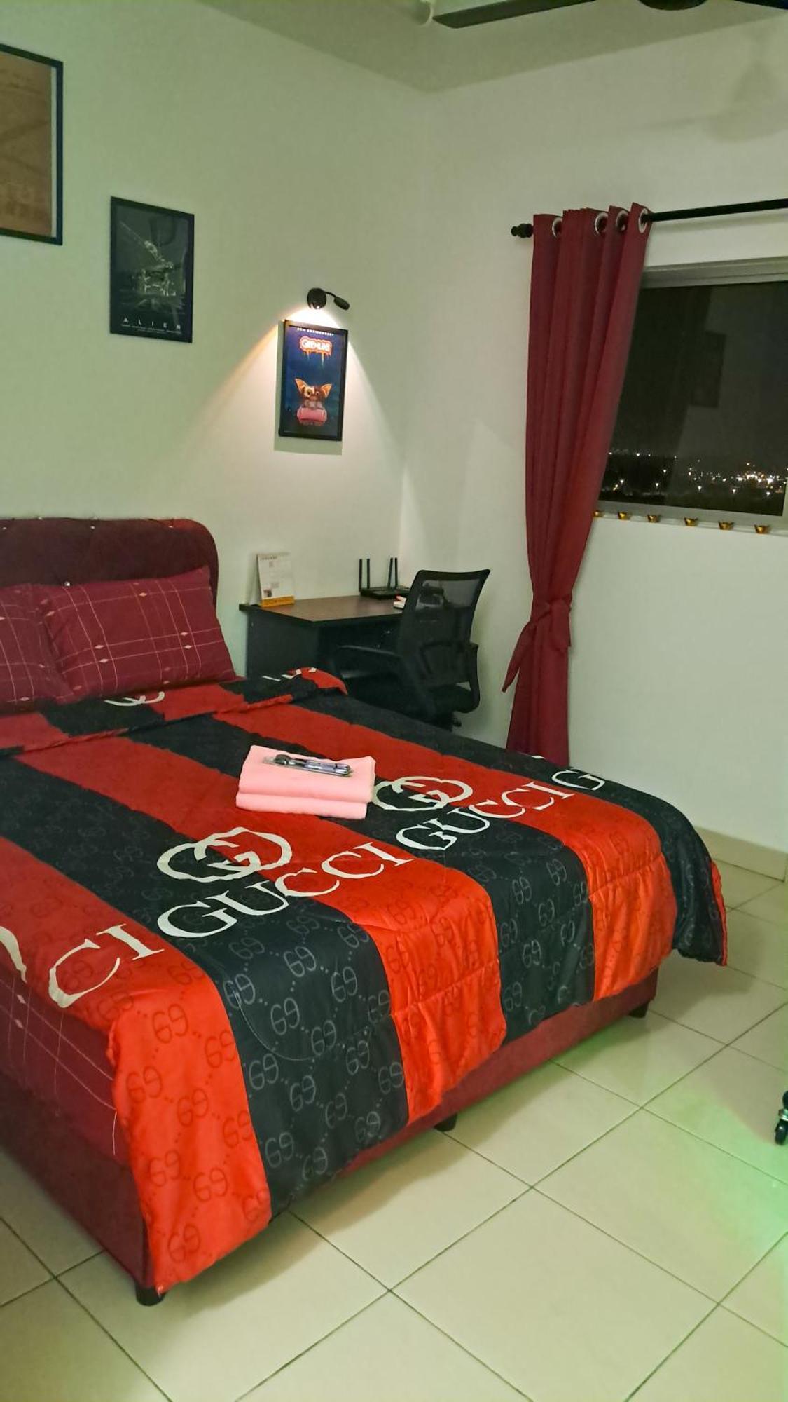 The Red Room Alanis Residence Sepang Buitenkant foto