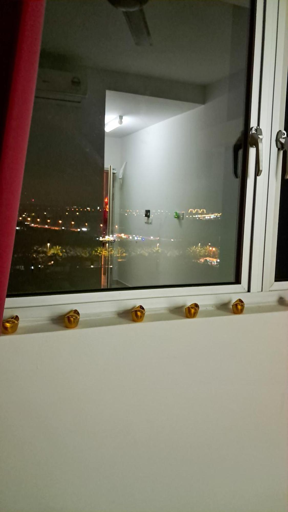 The Red Room Alanis Residence Sepang Buitenkant foto